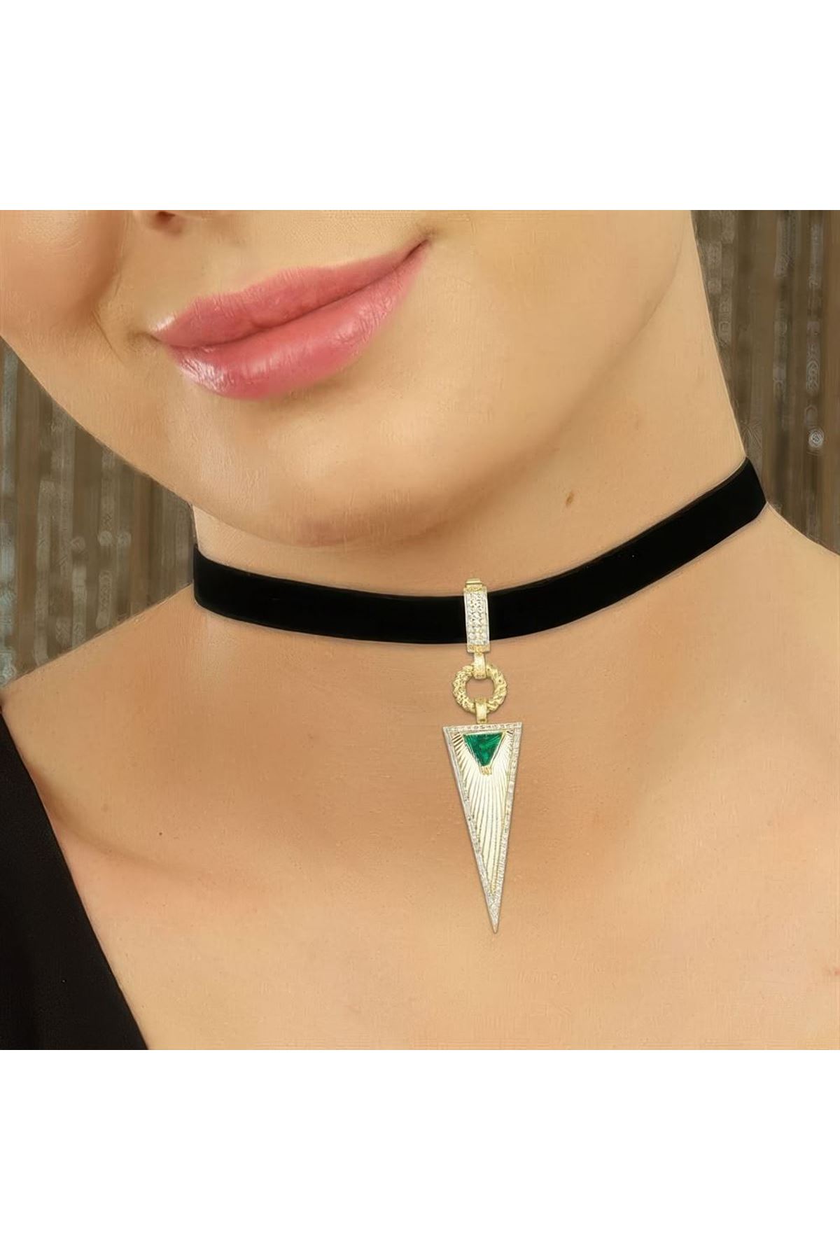 Zümrüt Taşlı Kalemli Kolye Ucu Charm