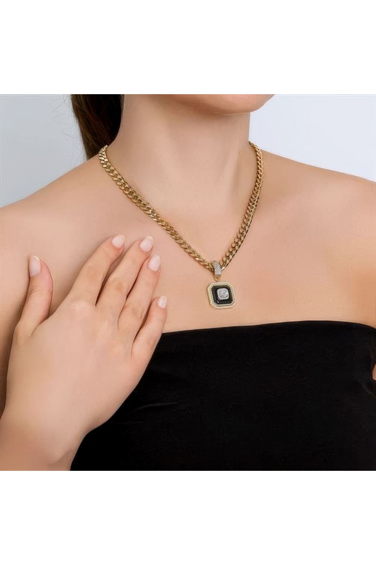 Mineli Tektaş Charm