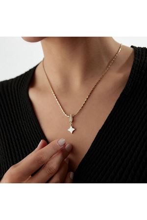 Yonca Beyaz Mineli Charm Kolye